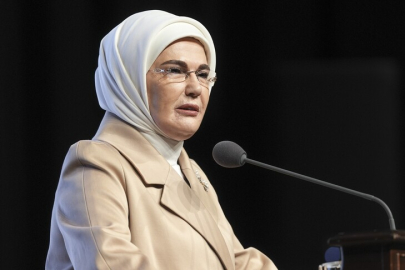 Emine Erdoğan'dan Dünya Ebeler Günü'ne ilişkin paylaşım