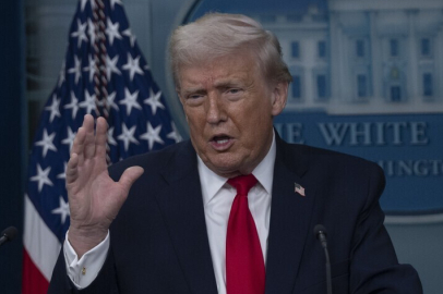 Trump'tan, Hürmüz Boğazı'ndaki ABD gemilerine saldırması halinde İran'ın "yeryüzünden silineceği" tehdidi