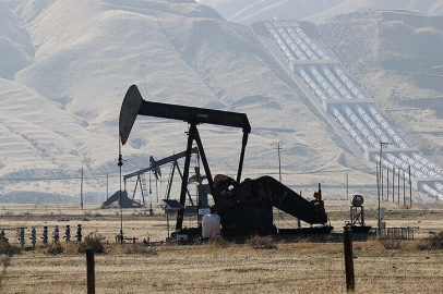 Brent petrolün varili 103 dolar seviyesine geriledi
