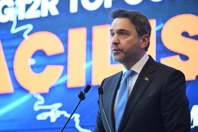 Bakan Bayraktar, güneş enerjisinin yıl sonunda elektrik kurulu gücünde zirveye çıkacağını bildirdi