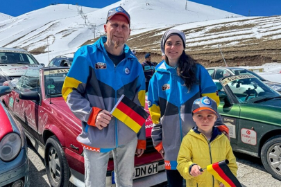 Alman aile, tatil yerine çocuklarıyla 19 bin kilometrelik İpek Yolu Rallisi'ni seçti