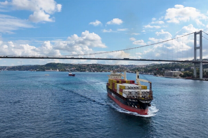İstanbul ve Çanakkale boğazlarından geçen gemilere 4 ayda 15 bin 639 kılavuzluk hizmeti verildi