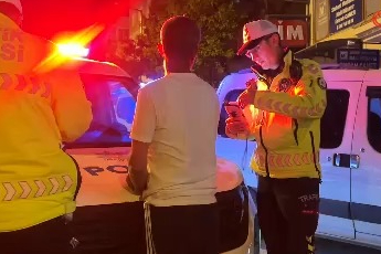 4’üncü kez alkollü yakalandı, "Beni reklam yapacaksın" diyerek sitem etti