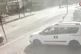 Bursa’da kırmızı ışık ihlali kazayla bitti!