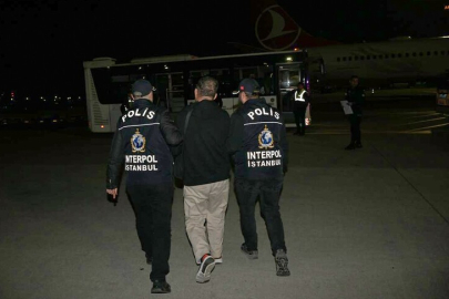 Adana'daki depremde 40 kişinin hayatını kaybettiği binanın firari müteahhidi Türkiye'ye iade edildi