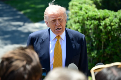 ABD Başkanı Trump, İran'da "her şeyi iki günde yerle bir edebileceklerini" iddia etti