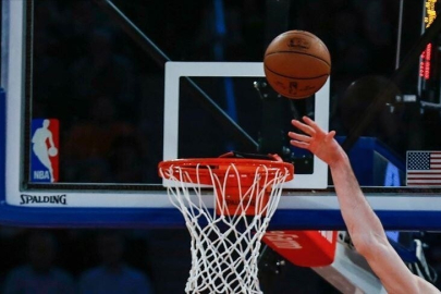 NBA'de Spurs, Batı Konferansı finaline yükseldi
