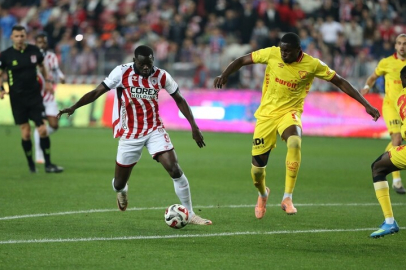 Samsunspor, Göztepe karşısında 3 puanı 3 golle aldı