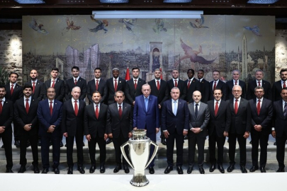 Cumhurbaşkanı Erdoğan Galatasaray Futbol Takımı'nı kabul etti