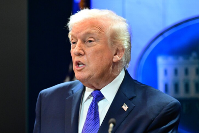 ABD Başkanı Trump, İran'a saldırıları sadece "bir süreliğine" ertelediğini belirtti