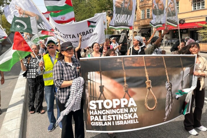 İsrail'in Küresel Sumud Filosu'na saldırısı İsveç'te protesto edildi