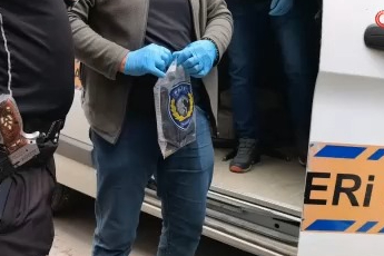 Polisten kaçtı, silahla yakalandı