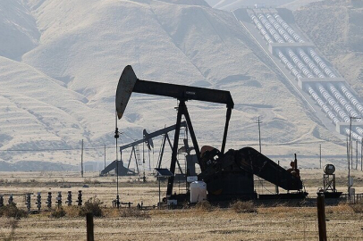 Brent petrolün varil fiyatı ABD-İran uzlaşısı beklentisiyle yüzde 5'in üzerinde geriledi