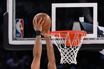 NBA play-off'larında Spurs, Thunder'ı yenerek seriyi 2-2 yaptı