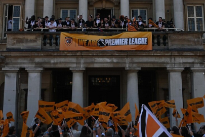 Hull City, Premier Lig'e çıkmasını taraftarlarıyla kutladı