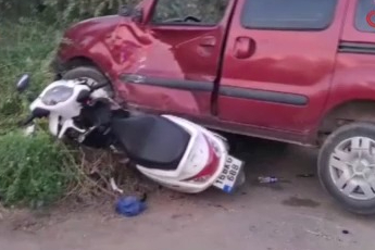 Bursa'da motosiklet ile hafif ticari araç çarpıştı