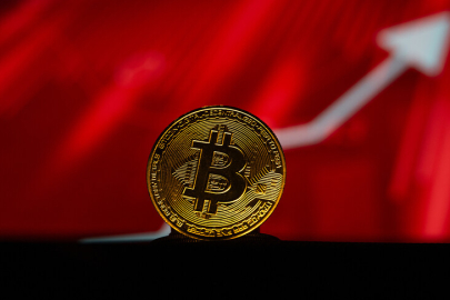 Bitcoin artan jeopolitik risklerle yeniden 74 bin doların altına geriledi