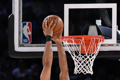 NBA play-off'larında Spurs, Thunder'ı yenerek seriyi 3-3 yaptı