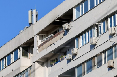 Romanya'da bir apartmana Rus İHA'sı düşmesi sonucu 2 kişi yaralandı