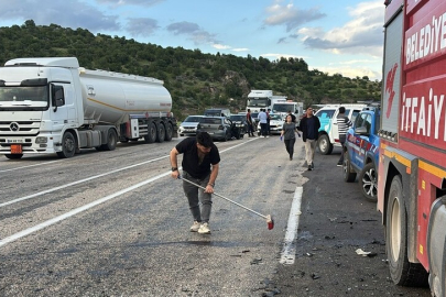 Adıyaman'da iki otomobilin çarpıştığı kazada 3 kişi öldü, 5 kişi yaralandı