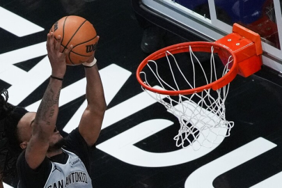 Spurs, NBA finaline yükseldi