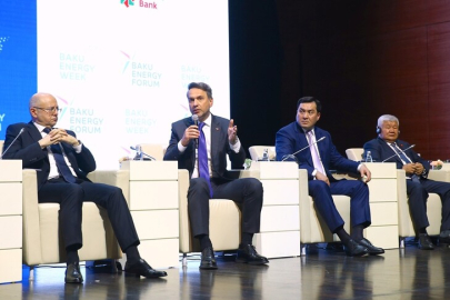 Bakan Bayraktar: Türkiye ve Azerbaycan enerjide Avrupa'nın arz güvenliğine önemli katkı sunuyor