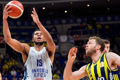 Fenerbahçe Beko, Basketbol Süper Ligi yarı finalinde yarın Anadolu Efes'i konuk edecek