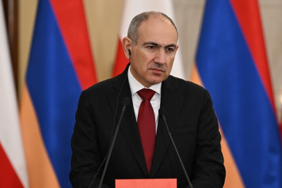 Paşinyan, seçim sonrası ülkede yeni bir anayasaya özellikle önem vereceğini belirtti