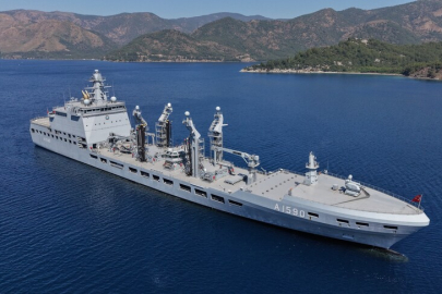 TCG Derya, Denizkurdu Tatbikatı'nda lojistik gücünü sergiliyor