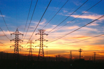 Lisanssız elektrik üretim tesislerinde 10 yıllık YEKDEM sonrası ihtiyaç fazlası enerji fiyatı belirlendi