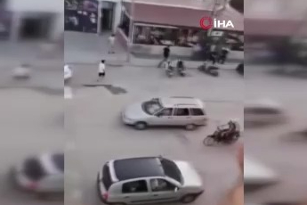 Bursa iki grup birbirine girdi! Kemer ve ıstakalarla saldırı