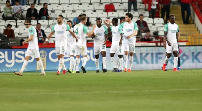 Bursaspor, altın değerinde 3 puanı tek golle aldı