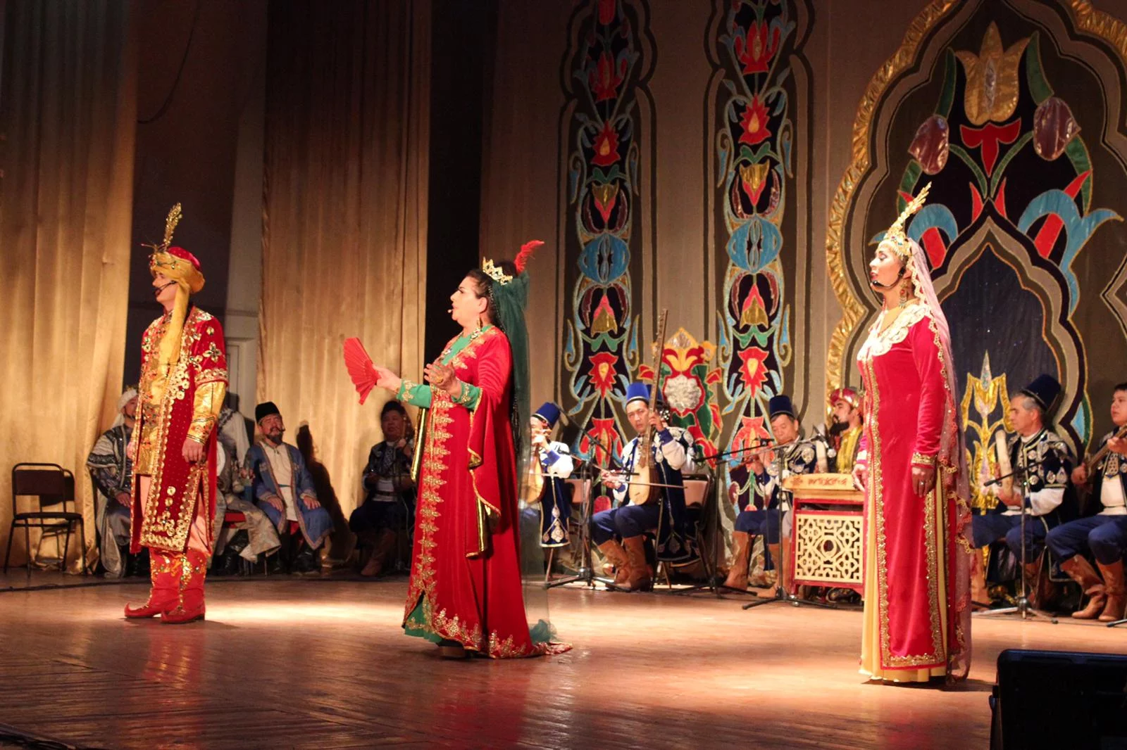 Uygur müzikleri Bursalıları hayran bıraktı