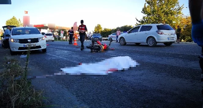 Kamyona çarpan kasksız motosikletli hayatını kaybetti