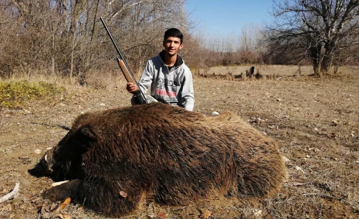 300 kiloluk 'Çal Canavarı' öldürüldü