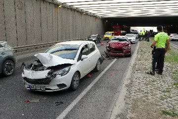 5 aracın karıştığı kazada 3 kişi yaralandı   