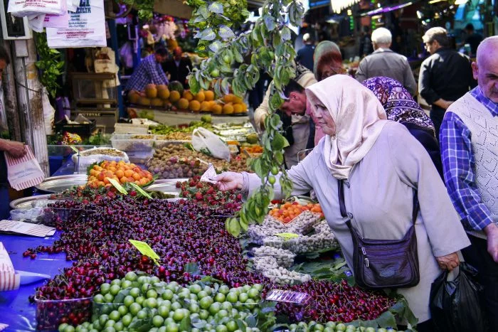 Ramazan'ın bereketi çarşı pazarı hareketlendirdi