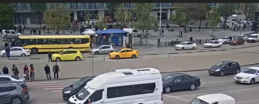 Bursa'da Kent Meydanı'nda trafik polisi intihar etmek istedi