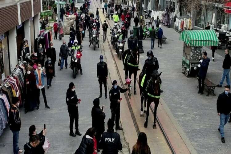 Bursa polisi 8 Mart Dünya Kadınlar Gününü böyle kutladı