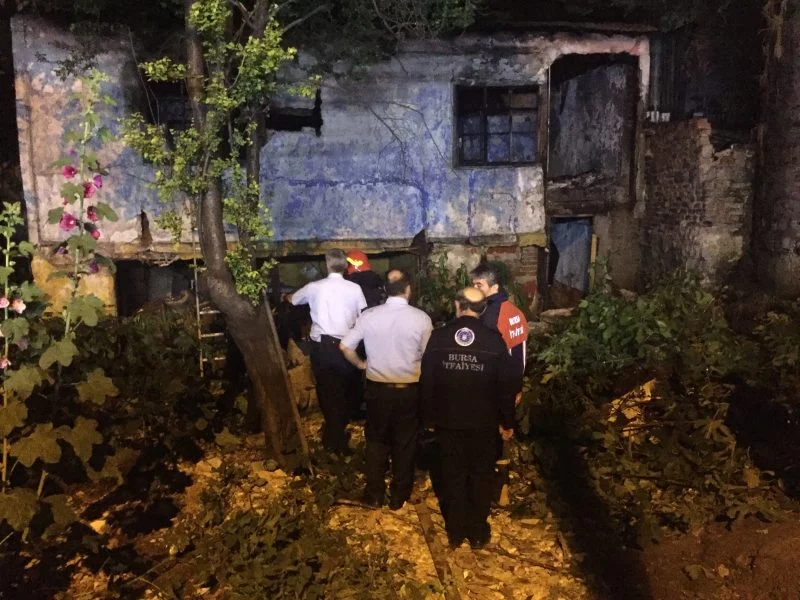 Bursa'da genç adam evinde yanarak can verdi