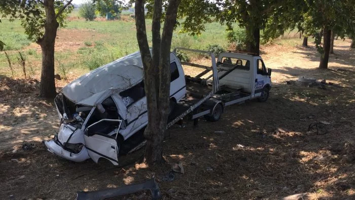 Bursa'da tarım işçilerini taşıyan minibüs şarampole yuvarlandı: 7 yaralı