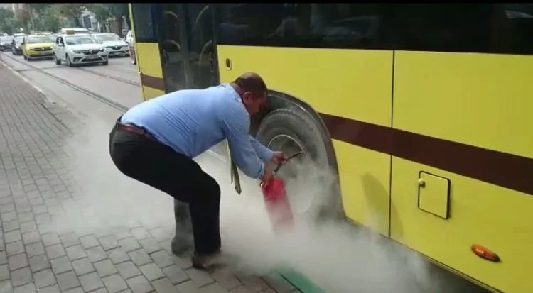 Bursa'da otobüs alev aldı, şoförün dikkati hayat kurtardı