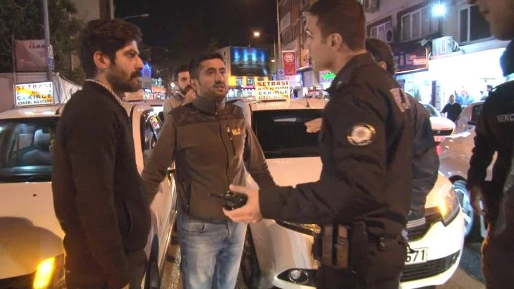 Bursa'da dolmuş şoförleri yolu kapattı, trafik kilitlendi