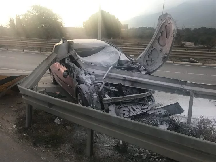 Bursa'da inanılmaz kaza! Sürücü...