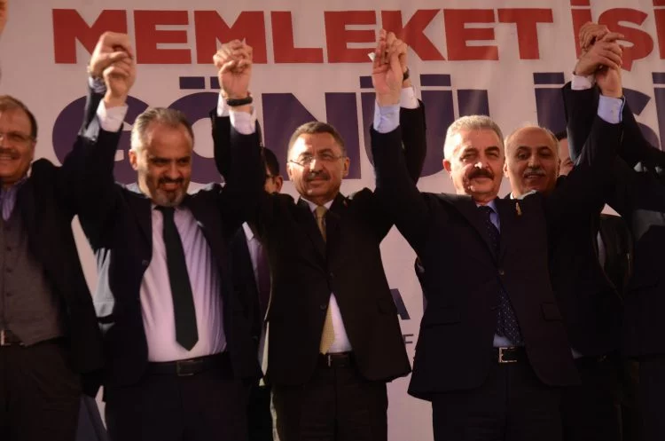 Bursa Alpaslan Türkeş Bulvarı Cumhurbaşkanı Yardımcısı Fuat Oktay'ın katılımıyla açıldı