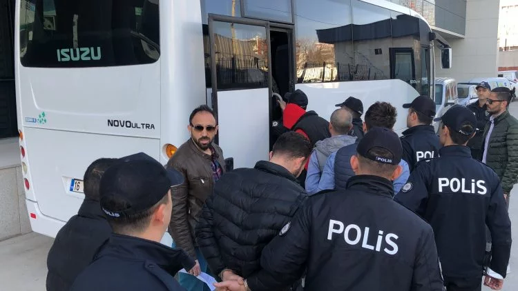 Bursa'da uyuşturucuya geçit yok! 21 kişi gözaltına alındı
