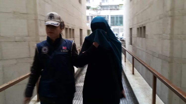 Bursa'da yakalanan DEAŞ'lı kadın adliyeye sevk edildi