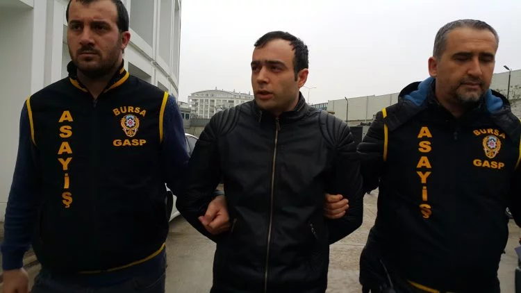 Bursa'da oyuncak silahla PTT soygunu yapan zanlı adliyeye sevk edildi
