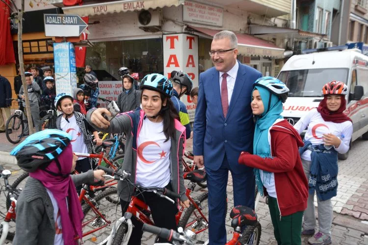 'Mobil Başkan' Ali Özkan her an vatandaşın yanında