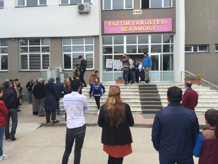Bursa'da binlerce öğrenci Milli Savunma Üniversitesine girebilmek için ter döktü